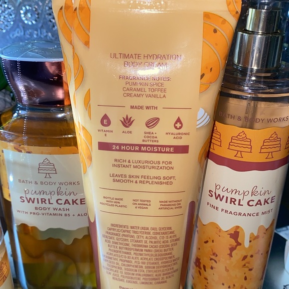 Bath and Bodyworks Pumpkin 🎃 Swirl Cake Newest Product Set Gift Set Combo - Picture 3 of 3